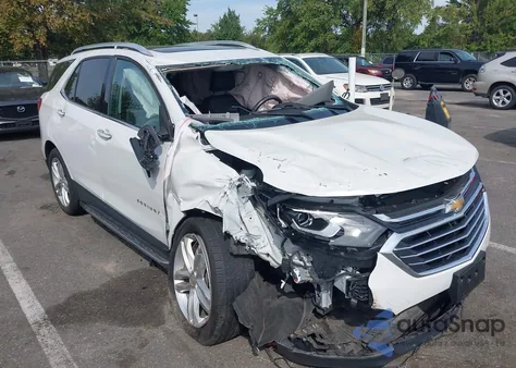 2018 Chevrolet Equinox Premier z USA, uszkodzony, nr VIN 2GNAXWEXXJ6323805